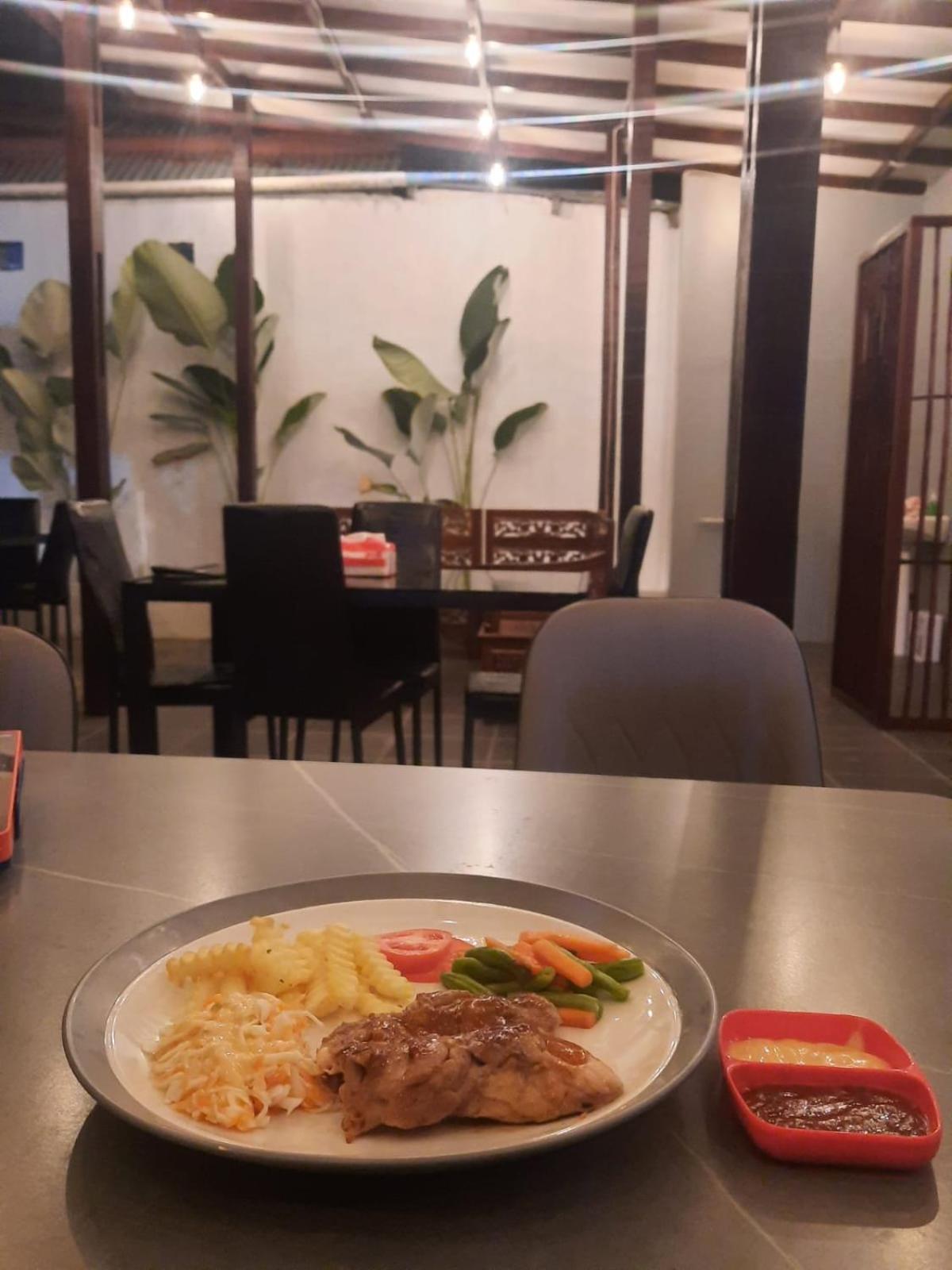 Baronda Guest House 索龙 外观 照片